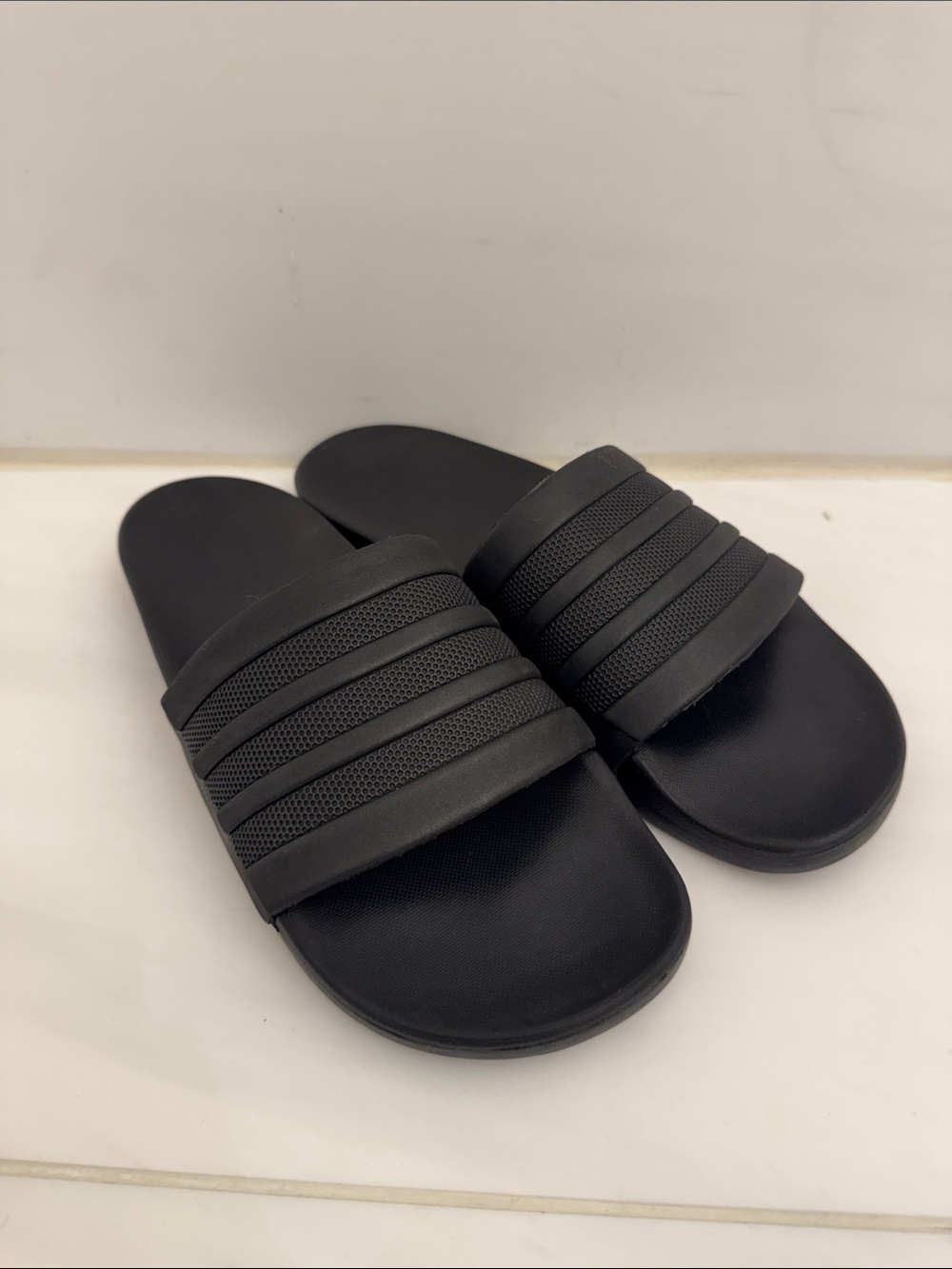 Adidas Adilette Comfort Slides in Black